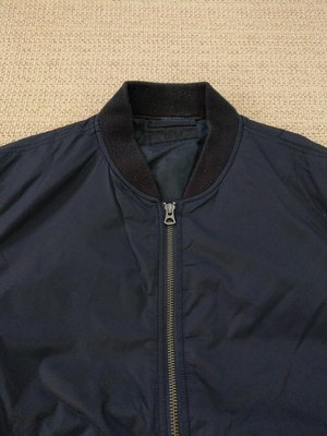 日本品牌 UNIQLO 深藍色飛行外套