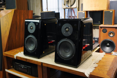 【夢響音響工作室】台灣之光雅瑟 USHER COMPASS X-718 原木飾板 黑色鋼烤 兩音路書架喇叭 一元起標！！