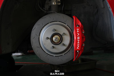 【超鑫國際】 Nashin N3 世盟 一體式四活塞卡鉗組 330MM 碟盤 紅色 馬自達 馬3 Mazda 3 實裝圖