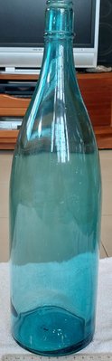 玻璃瓶(17)~早期~無蓋~淺藍色~大醬油瓶~高約39.5CM~懷舊.擺飾.道具