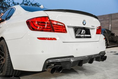【政銓企業有限公司】BMW F10 F11 MTECH專用 V款 1:1 碳纖維 卡夢 後下巴  後中包 528 535