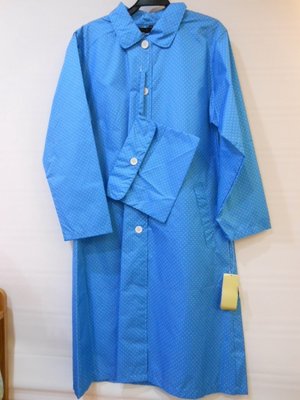 婕的店日本精品~日本帶回~天藍色白水玉日本風雨衣