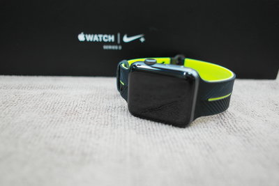 Apple Watch Series 3  42mm Nike運動版 9成新 盒裝 無充電器