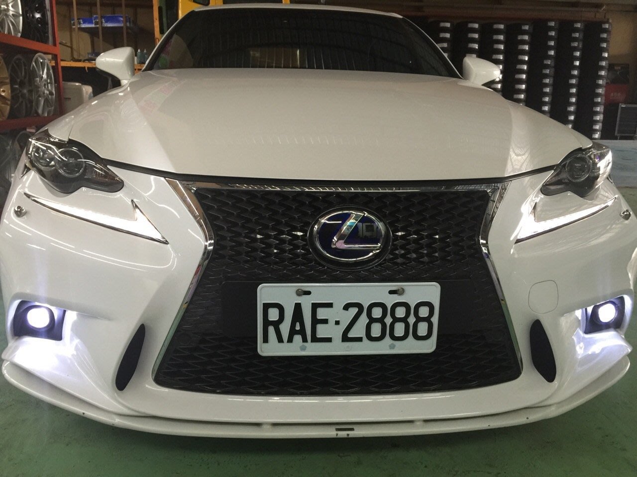 Lexus 油電車is300h 空力套件is250 原廠下巴is0t 下巴f版sport 新車isf Yahoo奇摩拍賣