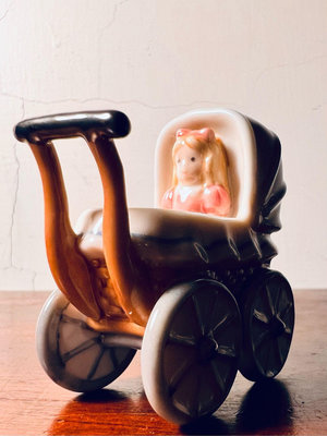 【梅根歐洲古物】丹麥哥本哈根Roral Copenhagen 玩具洋娃娃推車瓷偶*現貨在台*#歐洲#藝術#禮物#頂級品牌