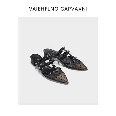 大東全球購~Valentino 范倫鐵諾V家鉚釘鞋2023新款高跟柳釘尖頭黑