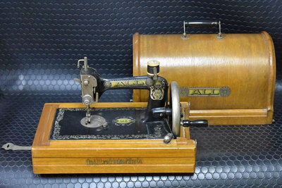 國外古董手搖縫紉機all牌，1910年小型老針車