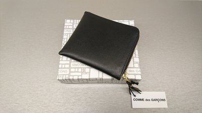 [全新現貨] COMME des GARCONS WALLET 小牛皮 拉鍊 短夾 / 錢包 (川久保玲) SA3100