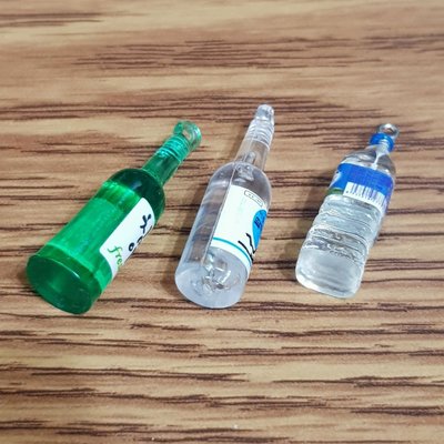 【DIY】40mm 酒瓶造型/礦泉水 樹脂掛飾 鑰匙圈材料【10個100元】
