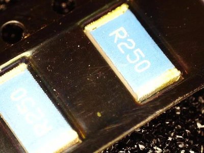 LR2512LF-01-R250-J  IRC 電阻器 2512(藍色) 0.25Ω ±5% 2W