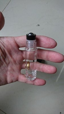 高品質10ml滾珠瓶 鋼珠 精油瓶 透明 珠珠不會掉出來 厚瓶 聞香瓶 精華液 分裝瓶 樟腦 檜木 肖楠 香水 茶樹