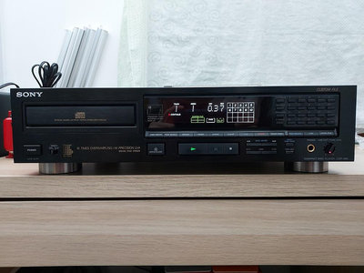 日本製 SONY CDP-990 高階CD播放機，絕版45Bit+18Bit ，美品附遙控器