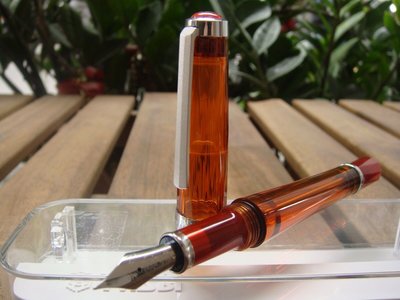 〝RARE Discontinued〞三文堂 Vac 700 Amber Fountain Pen