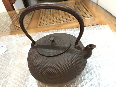 日本鐵壺：「南部盛岡 三巖堂 」造 霰壺