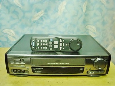 【小劉二手家電】JVC VHS 錄放影機,HR-VP710U型,附原廠遙控器,故障機也可修理 !