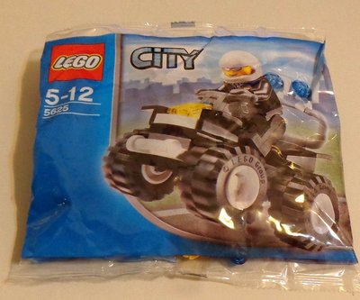 【LEGO樂高】城市系列5625黑色四輪機車摩托車 (含白色安全帽 黑色夾克交通警察)
