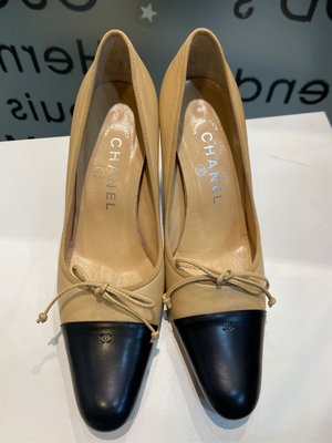 名品商行 2手名牌 Chanel 經典款 黑米高跟鞋 35半C 狀況85新  参考圖片 鞋跟約7cm 無盒子