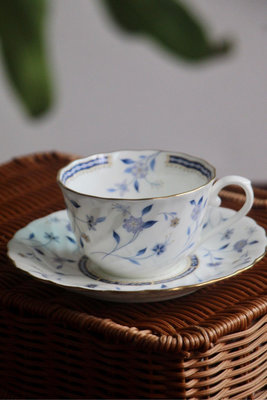 鳴海NARUMI骨瓷咖啡杯，鳴海紫羅蘭系列咖啡杯，杯身拗紋設