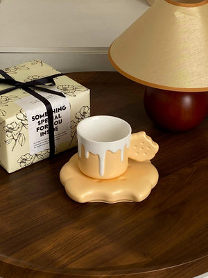 奶黃色餅干造型可愛咖啡杯碟套裝咖啡杯禮盒裝下午茶茶具生日禮物~半島鐵盒