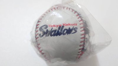 東京養樂多燕子LOGO紀念球一顆~300元起標