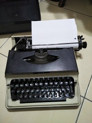 早期鍵盤式打字機