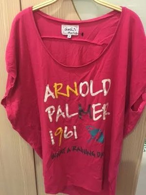 小花別針、百貨專櫃【Arnold Palmer 雨傘牌】桃紅色寬鬆上衣