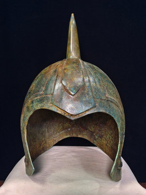 收淘周青銅兵器頭盔《將軍頭盔》設計美妙.頭盔上有槍尖第一是為了武器被敵人弄掉的時候可1860