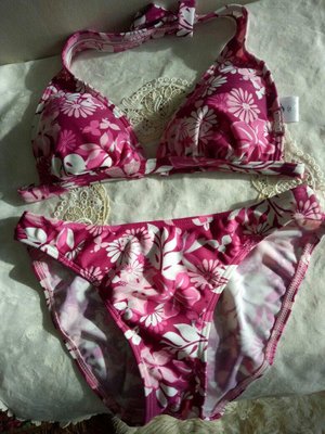 arena泳衣桃紅色花朵印花二件式比基尼（32）成套泳裝