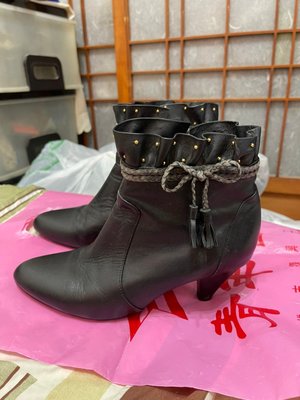 「 二手鞋 」 DIANA 女版皮革短靴 23cm（黑）75