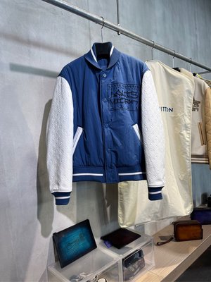 『RP精品』Louis Vuitton 路易威登 LV新款 藍色 老花拼皮 英文Logo 棒球外套 夾克 皮衣