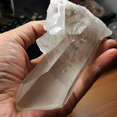 [友克鑫礦業]ac869約365g-通靈水晶 白水晶簇 水晶簇 淨化消磁 天然水晶 水晶柱 原礦 原石