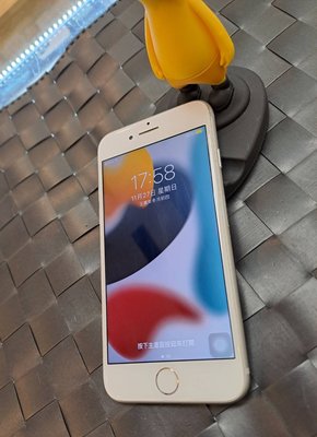 奇機通訊(巨蛋店)二手優惠-Apple iPhone 7 128GB 金色 首款防潑水手機