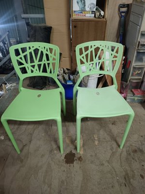 【尚典中古家具】綠色塑料典雅餐椅組（一組兩張） 中古/二手/椅子/餐椅/塑膠椅