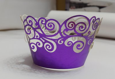 小原屋◕‿◕烘焙包裝-亮光鏤空蕾絲蛋糕圍邊(紫色) 蛋糕裝飾 烘焙包裝