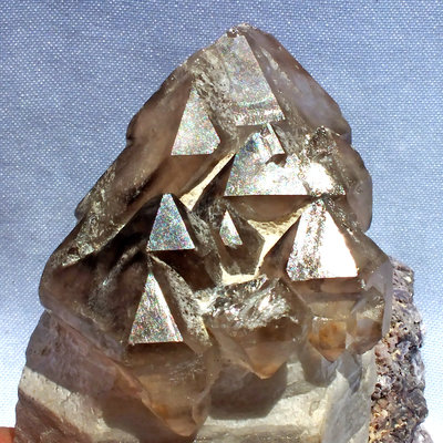 鱷魚骨幹水晶06–208.4公克。教堂水晶。茶黃晶。珍藏水晶