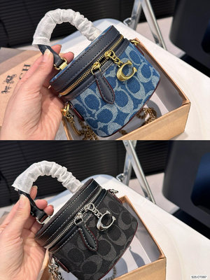 【二手包包】蔻馳迷你盒子包Coach最新款 超級可愛的小盒子，小小的一支提手化妝品 可手提可斜持，尺寸11 NO115631