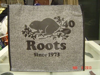 ROOTS  慶祝 ROOTS 40週年 限量發行 芝麻黑環保購物袋 (全新) 大型款  特價:500元