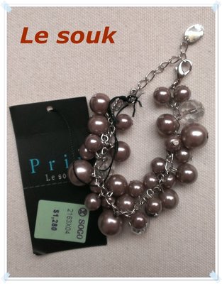 。日本Le souk(Prix)【全新專櫃商品】銀藕色 優雅款亮感大小仿珍珠交叉串鍊造型金屬手鍊。