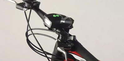 [頭燈喇叭加送鑽石尾燈]自行車燈前燈AAA電池款強光手電筒騎行裝備配件山地單車LED警示燈喇叭鈴鐺199元