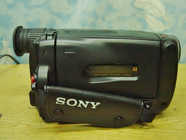 小劉二手家電】 狀況很新少用的SONY V8 攝影機,CCD-TRV11 -6 | Yahoo