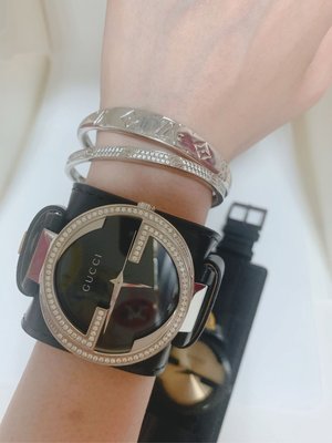Gucci 中性款皮手環 手錶，有夠帥，私藏很久，1直沒習慣戴手錶所以割愛啊，還可以分解成一般手錶（很氣質）