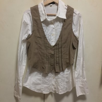 ❤夏莎shasa❤韓版白色個性長袖襯衫+卡其色帥氣背心/兩件式/1元起標