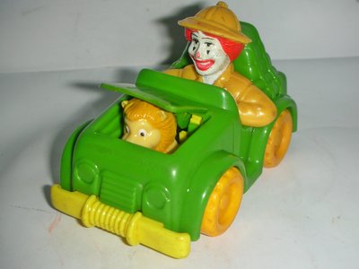 aaS1皮1商旋.(企業寶寶玩偶娃娃)近全新1996年麥當勞發行麥當勞叢林探險隊-麥當勞叔叔吉普車!--距今已有22年歷