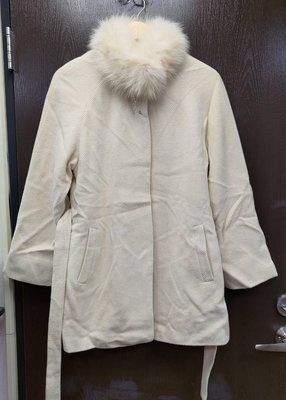 義大利品牌 外套 BT batier 米白色 毛領外套 貴氣 時尚 優雅 保暖 義大利製造 精品外套(全新台北現貨)羊毛
