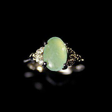 果陽綠翡翠戒指 💖 A貨緬甸玉高冰果陽綠翡翠戒指。高冰綠放熒光。✈😊