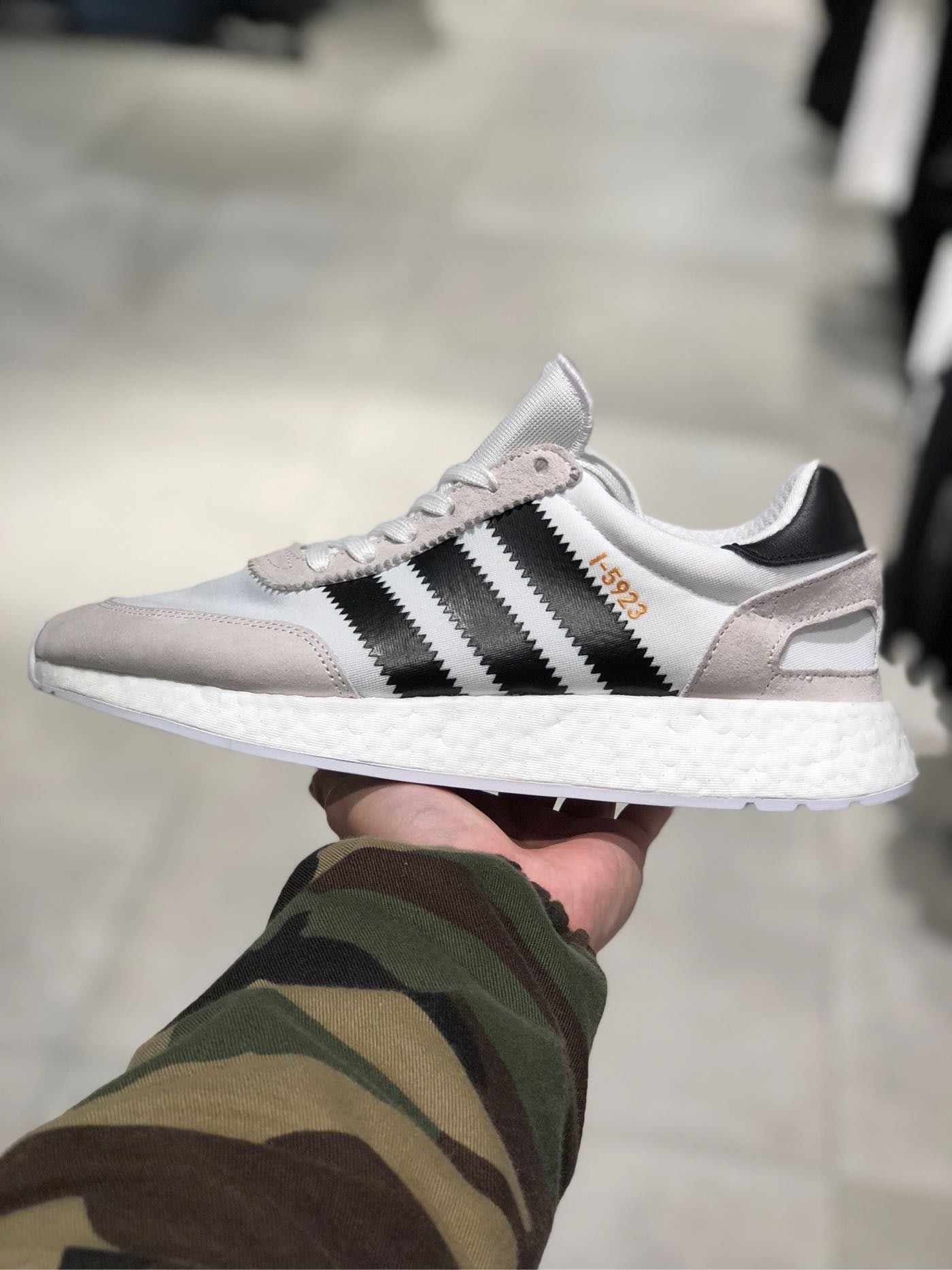 cq2489 adidas