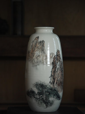 「上層窯」鶯歌製造 劉鳳祥(安之) 作品  回首天都峰 彩繪花瓶 瓷器 A2-02