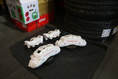 Porsche Cayenne E3 原廠卡鉗烤漆交換件~Brembo 前四後二, 黃色,橘色,白色,黃色,紅色,綠色