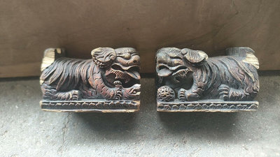 精美獅子擺件一對，尾巴有磕碰 古董 舊貨 舊藏 【聚寶軒】-1561