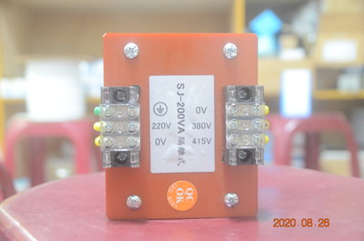 信佳 SJ-200VA 隔離式變壓器 380V / 220V 200VA 變壓器